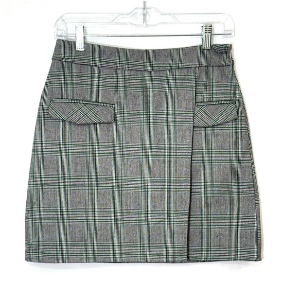 Nasty Gal Dresses & Skirts - Nasty Gal Green Black Plaid Mini Skirt Faux Wrap Womens Size 6